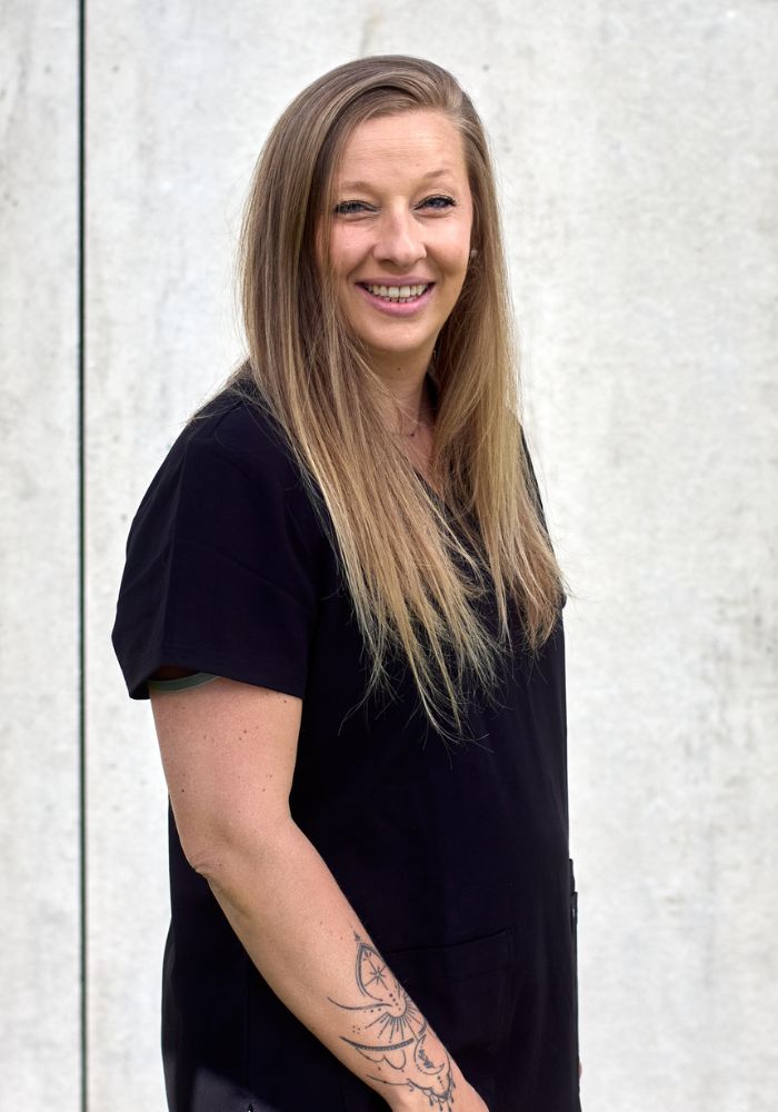 Dr Francois Brutails - Dentiste - Vars - la Boixe - Assistante dentaire